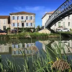 Les Volets Bleus Sallèles-dʼAude