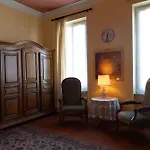 Les Volets Bleus Bed and breakfast Sallèles-dʼAude