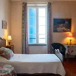 Les Volets Bleus Bed and breakfast Sallèles-dʼAude