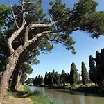 Les Volets Bleus Sallèles-dʼAude