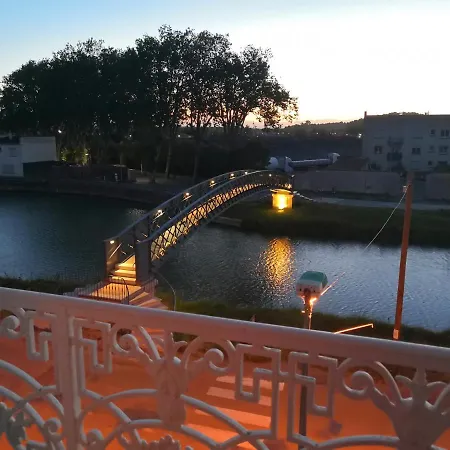 Les Volets Bleus Couette-café 3*