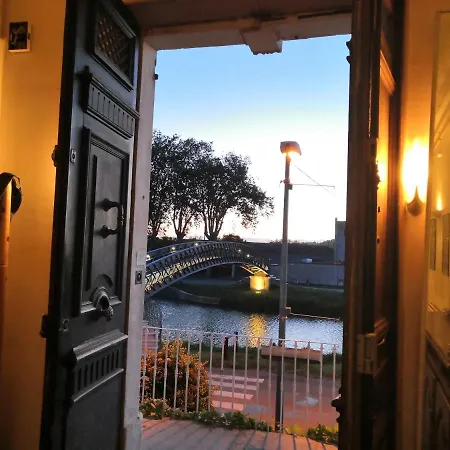 Bed & Breakfast Les Volets Bleus Sallèles-dʼAude