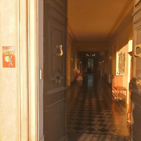 Bed & Breakfast Les Volets Bleus Sallèles-dʼAude