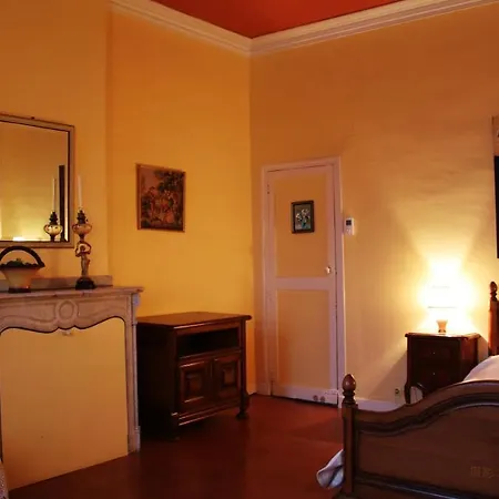 Les Volets Bleus Sallèles-dʼAude