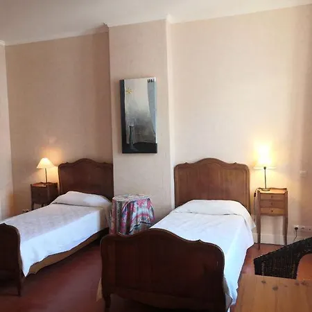 Les Volets Bleus Bed & Breakfast 3*