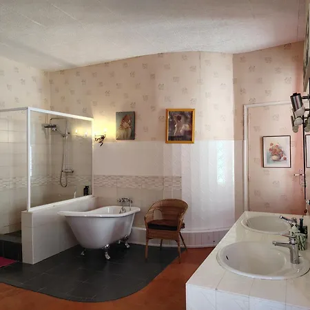 Les Volets Bleus 3* Sallèles-dʼAude