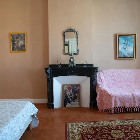 Les Volets Bleus Sallèles-dʼAude