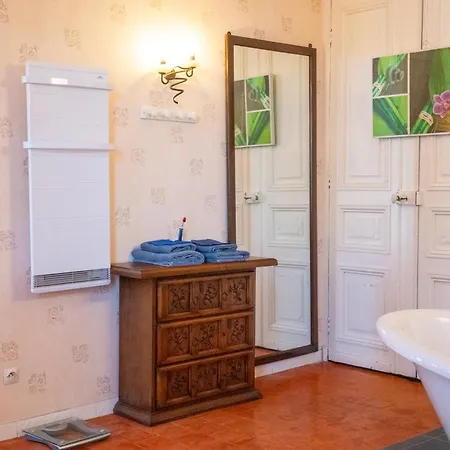 Les Volets Bleus 3* Sallèles-dʼAude