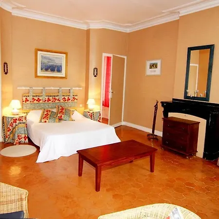 Les Volets Bleus Sallèles-dʼAude